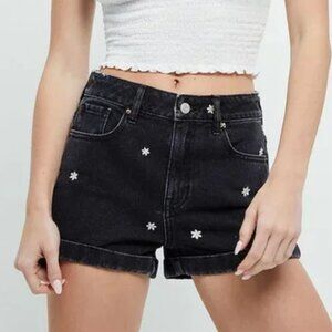 PacSun Black Daisy Embroidered Denim Mom Shorts